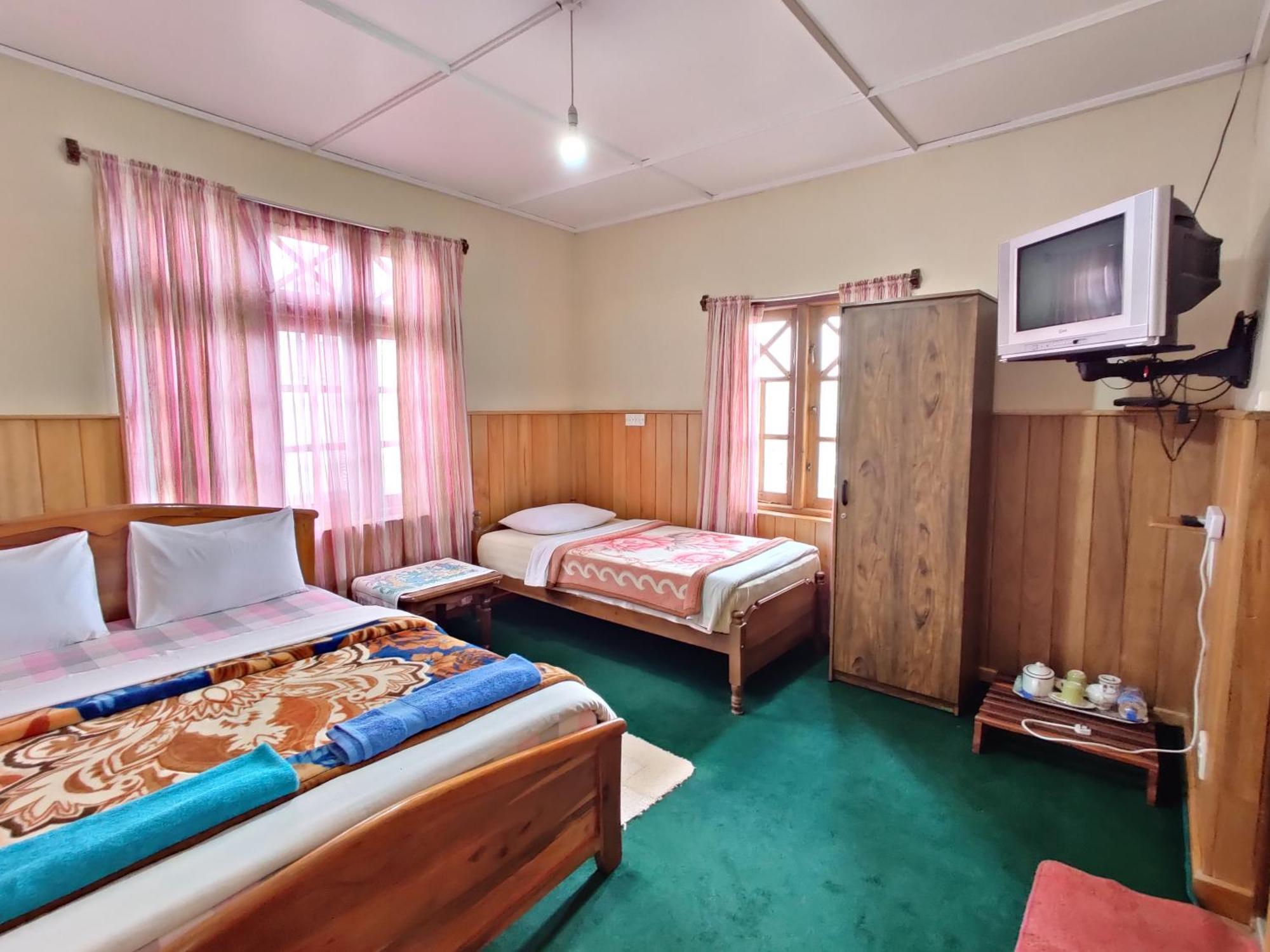 Carnation Rest Hotel Nuwara Eliya Exterior foto